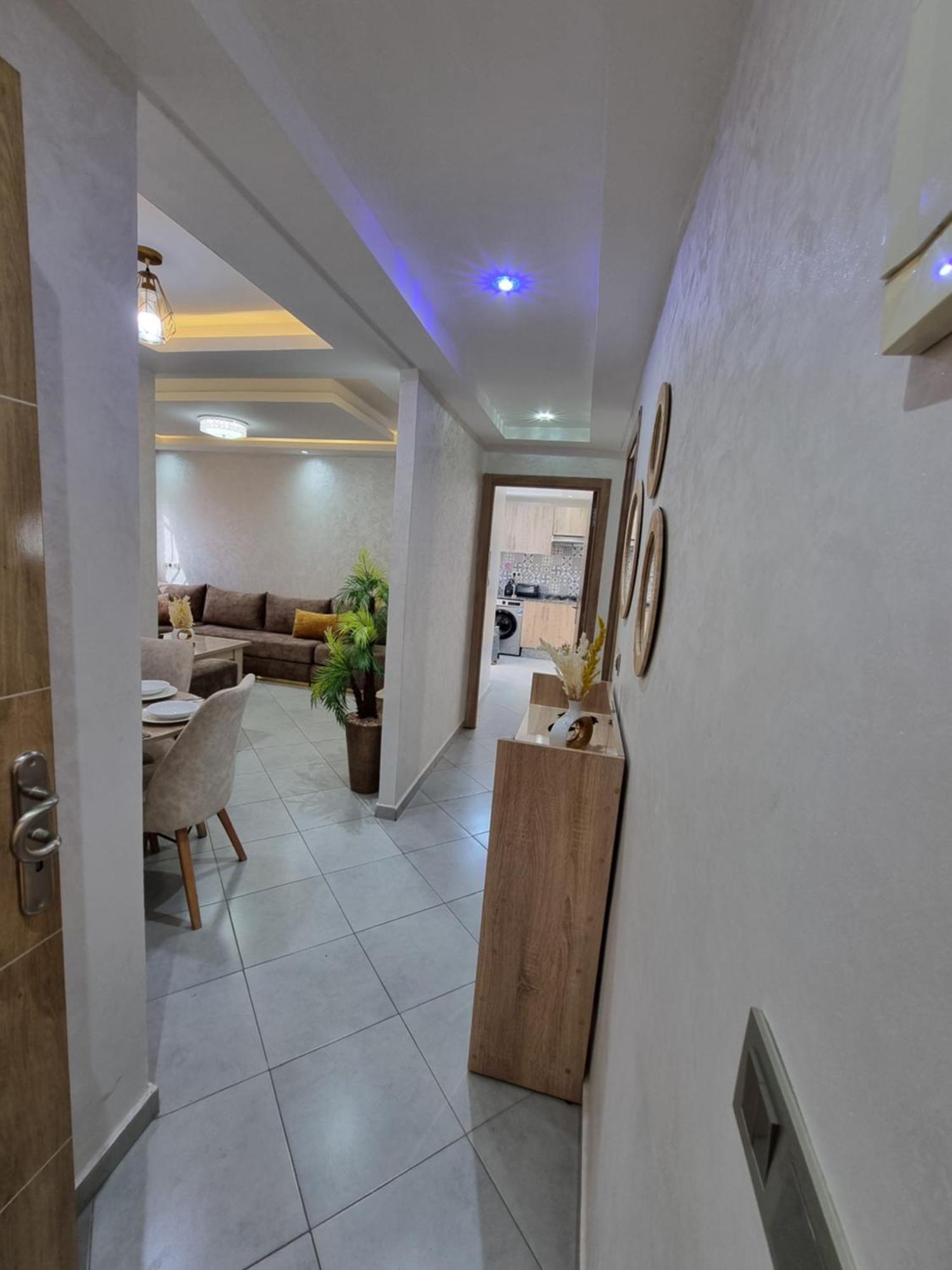 Sunset Apartment, Anza